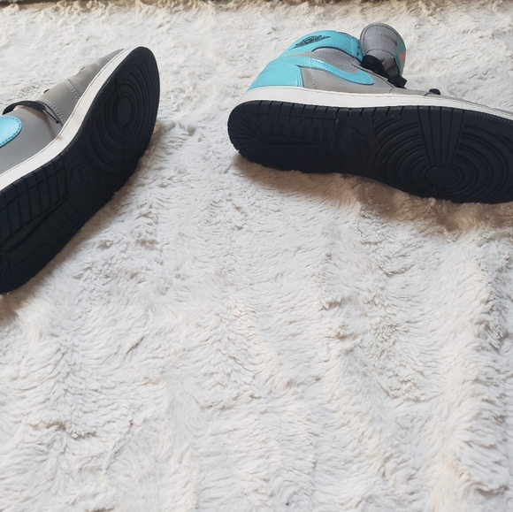 Nike 2015 AIR JORDAN 1 MID GS TIDE POOL SZ 7Y 332148 BABY BLUE GREY MID SNEAKER - Picture 6 of 12